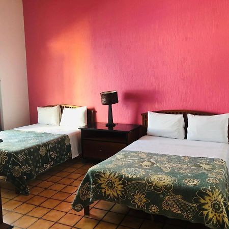 Hostal De Los Reyes Otel Guadalajara Dış mekan fotoğraf