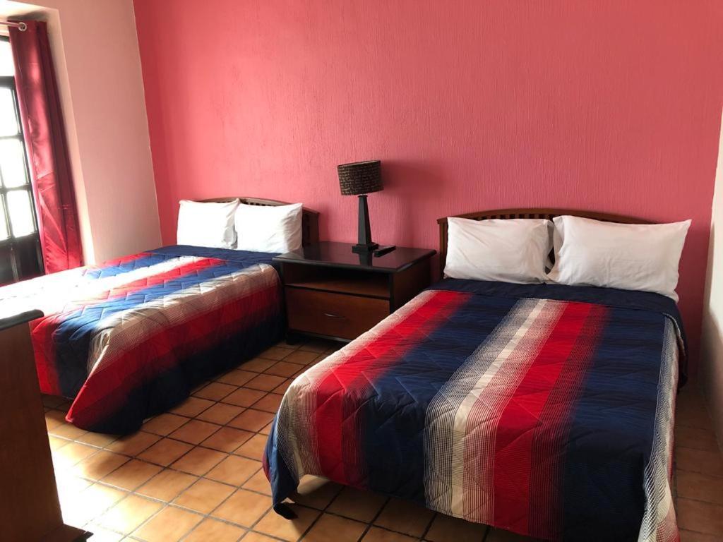 Hostal De Los Reyes Otel Guadalajara Dış mekan fotoğraf