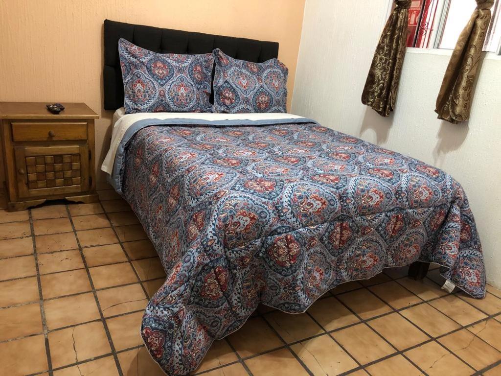 Hostal De Los Reyes Otel Guadalajara Dış mekan fotoğraf