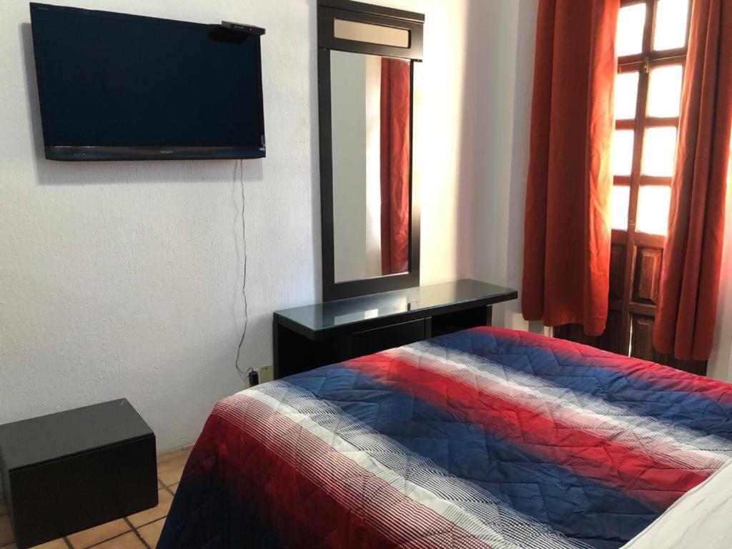 Hostal De Los Reyes Otel Guadalajara Dış mekan fotoğraf