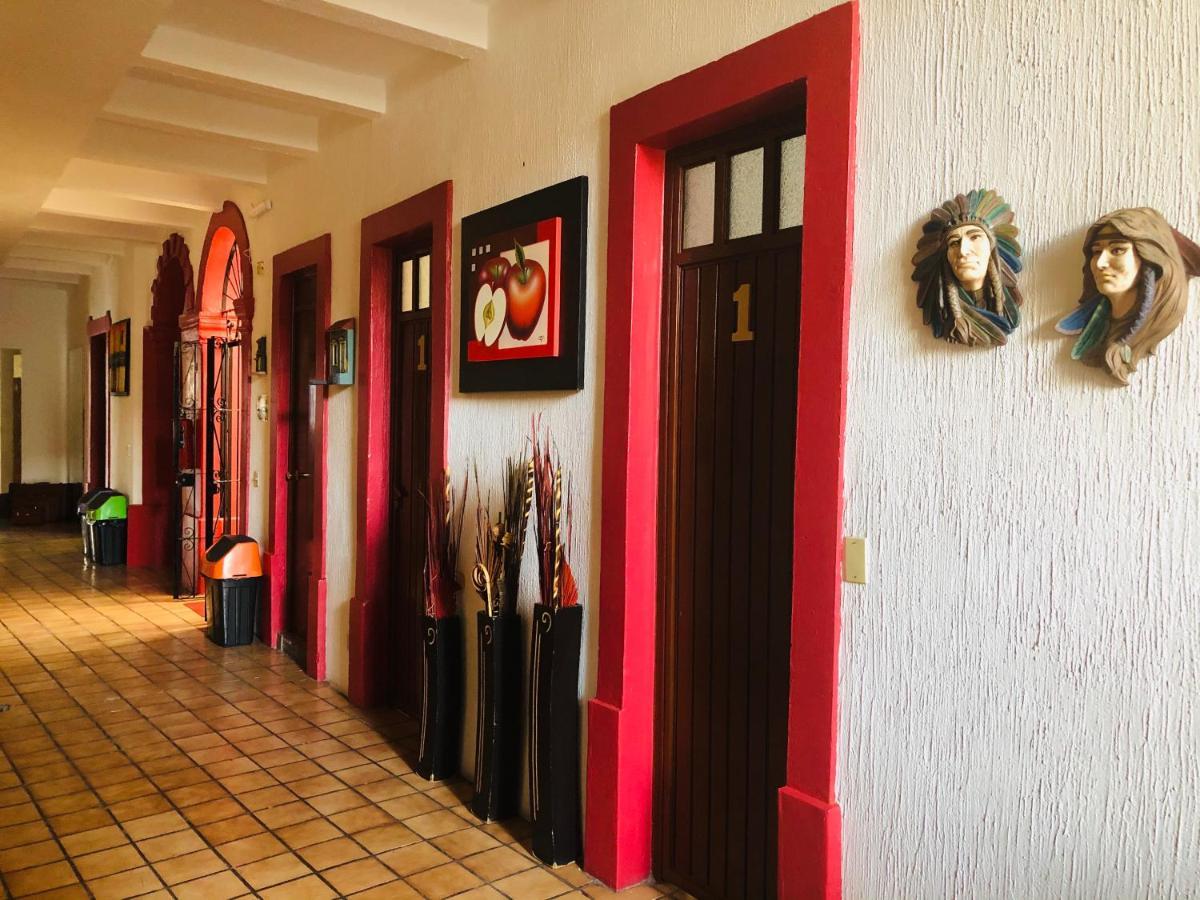 Hostal De Los Reyes Otel Guadalajara Dış mekan fotoğraf